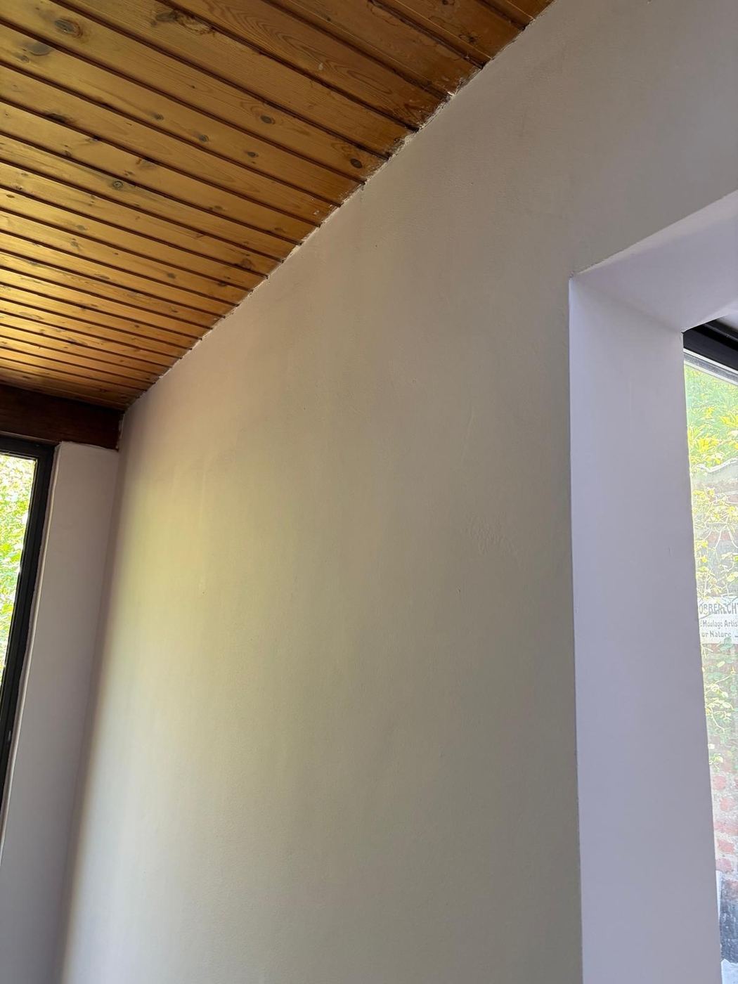 Plafond réparé après travaux — Toiture Lecloux